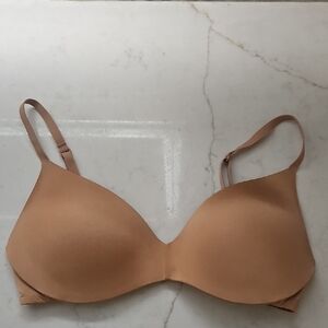 Skims PUSH up Plunge 34C. Seamless Tan Bra